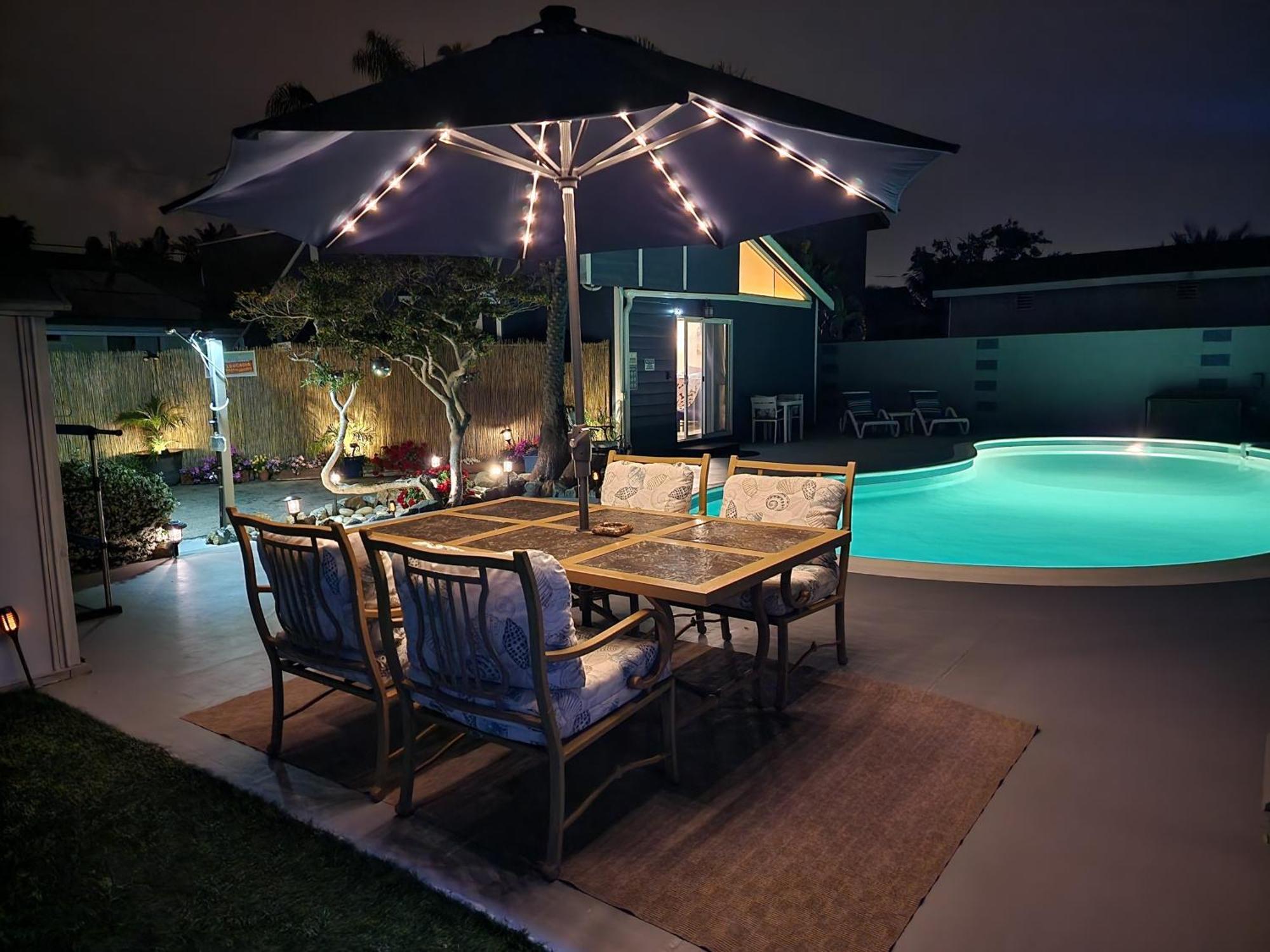* - The Leucadia Beach Grotto - * An Encinitas Gem 외부 사진