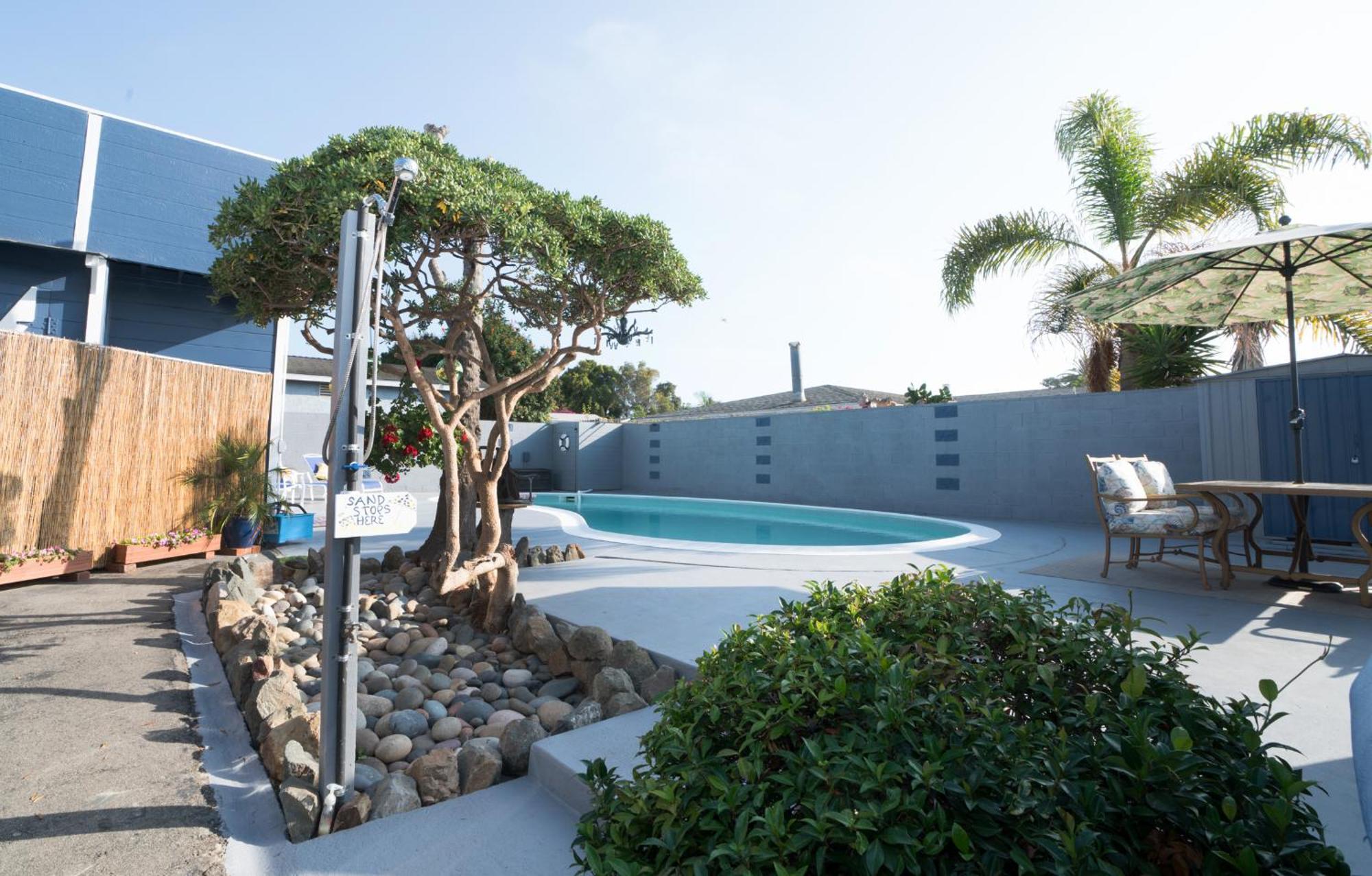 * - The Leucadia Beach Grotto - * An Encinitas Gem 외부 사진