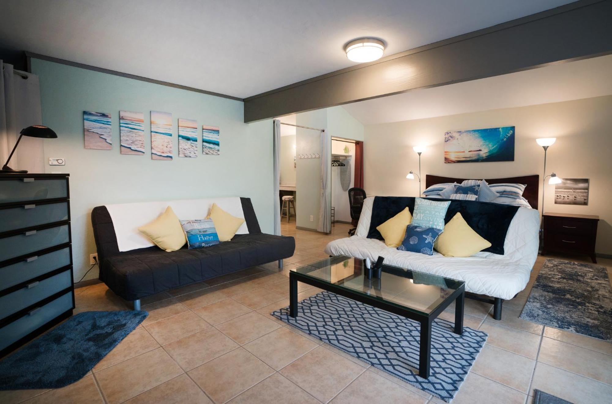 * - The Leucadia Beach Grotto - * An Encinitas Gem 외부 사진