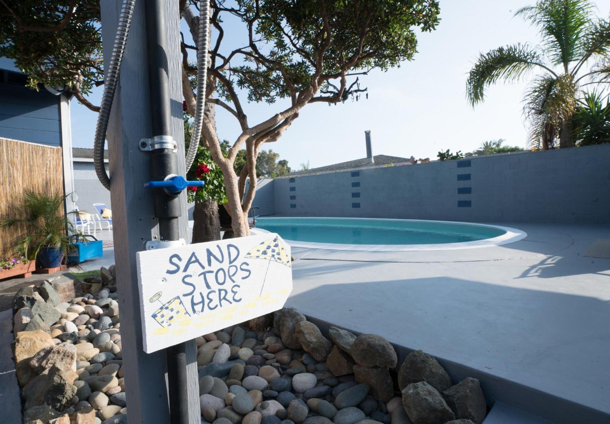 * - The Leucadia Beach Grotto - * An Encinitas Gem 외부 사진